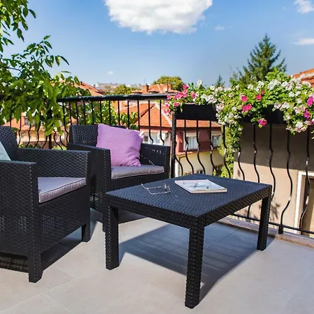 Central Park Lake View Sun Terrace بلوفديف