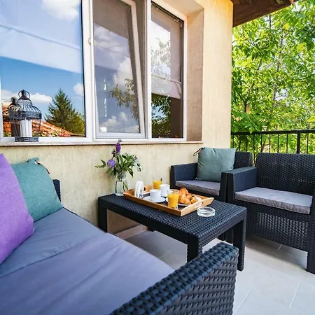Central Park Lake View Sun Terrace شقة بلوفديف